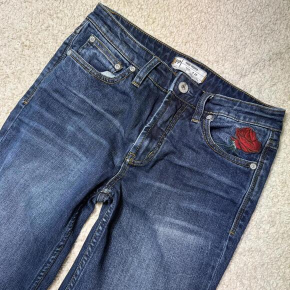 Free People Four Seasons Red Rose Embroidered Jeans size 25 NWOT - Picture 3 of 9